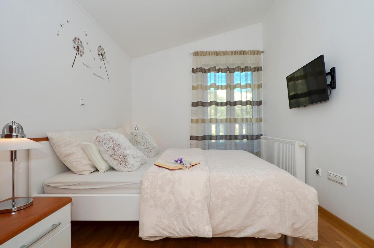 Apartmani Adela Solin Extérieur photo