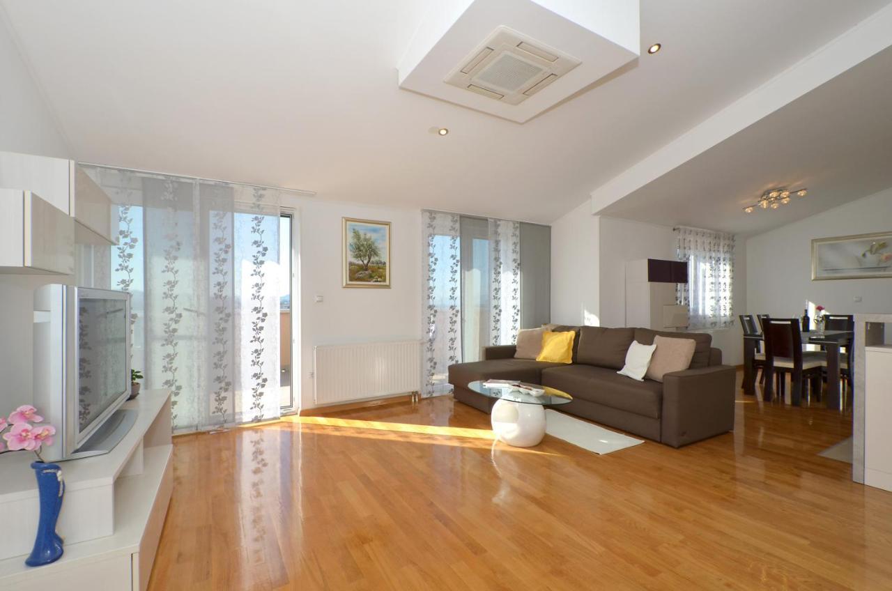 Apartmani Adela Solin Extérieur photo