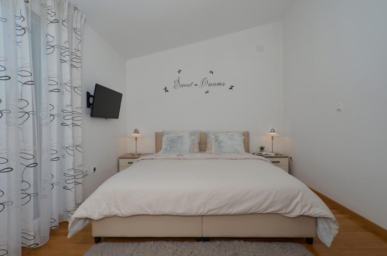 Apartmani Adela Solin Extérieur photo