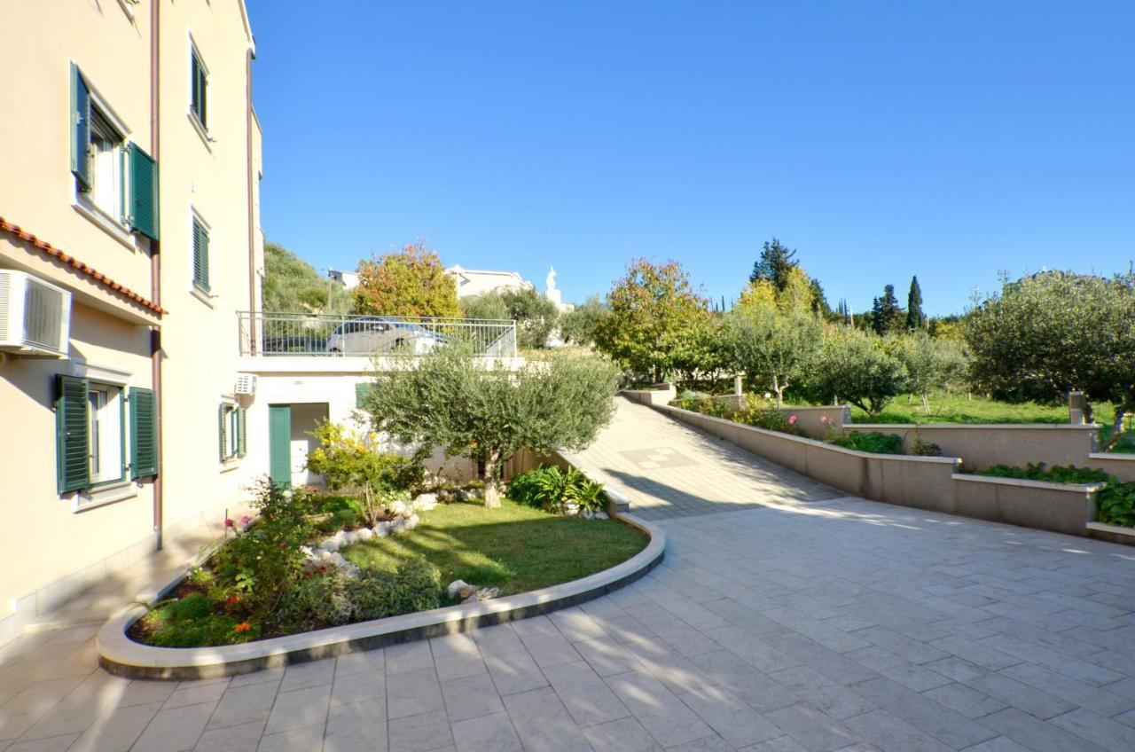 Apartmani Adela Solin Extérieur photo