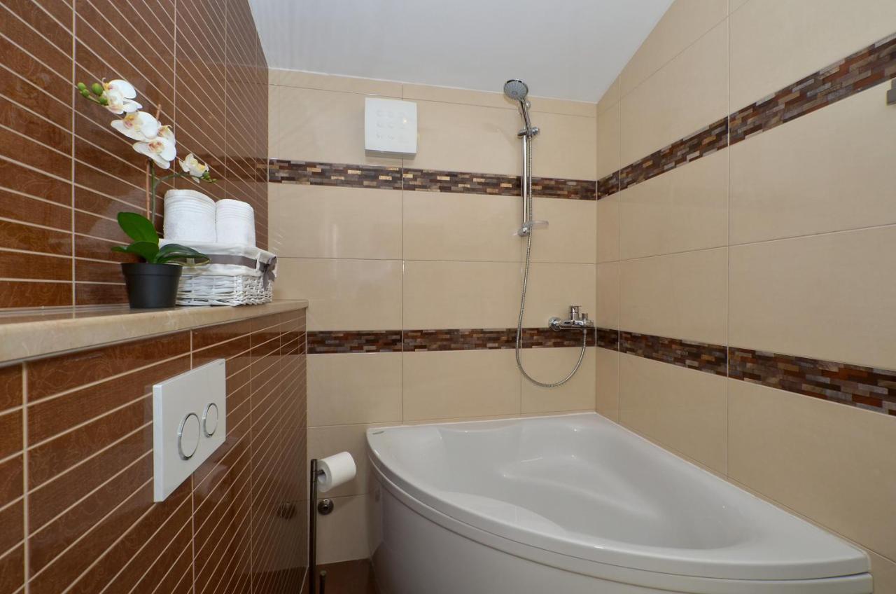 Apartmani Adela Solin Extérieur photo