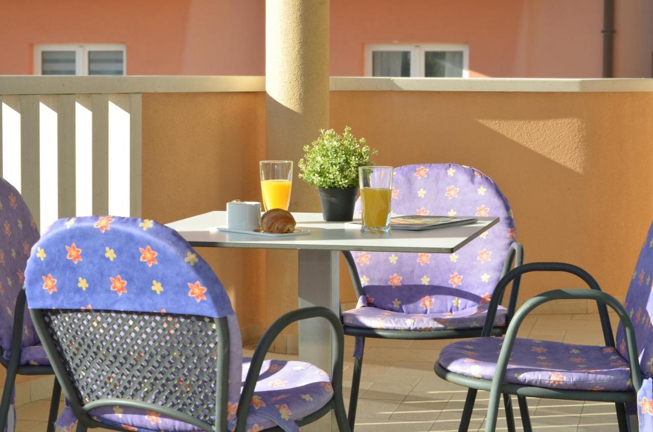 Apartmani Adela Solin Extérieur photo