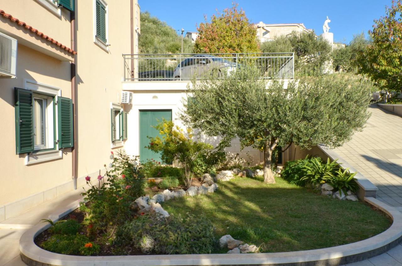 Apartmani Adela Solin Extérieur photo